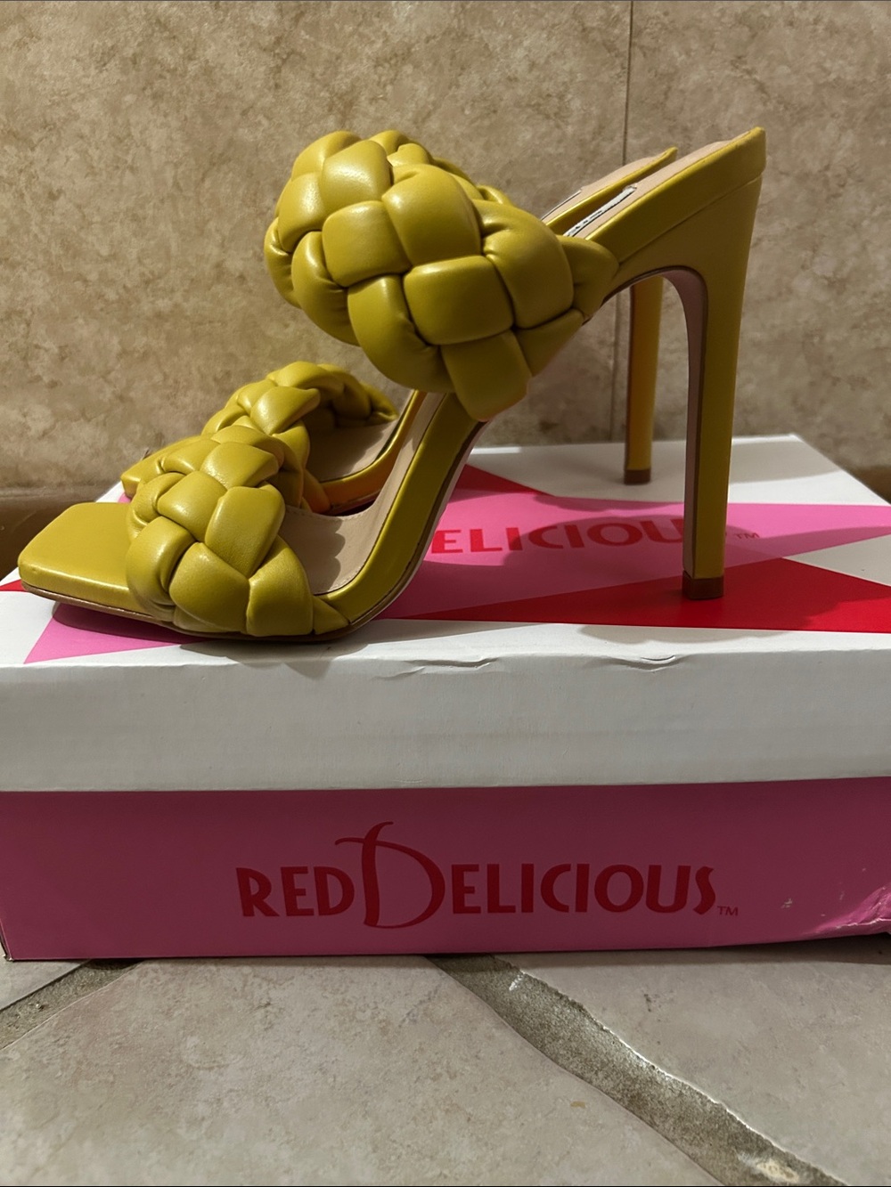 Steve Madden Yellow Braided Double-Strap Slide Mules - Picture 4 of 5